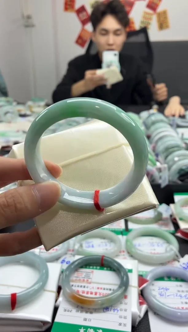 未镶嵌手镯翡翠翡翠23   正圈5556