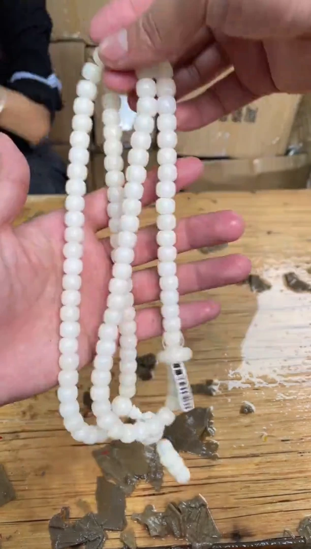 木质非金属捧月文创福利闪购商品无礼盒