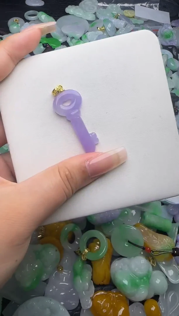 翡翠未镶嵌颈饰天然缅甸翡翠吊坠