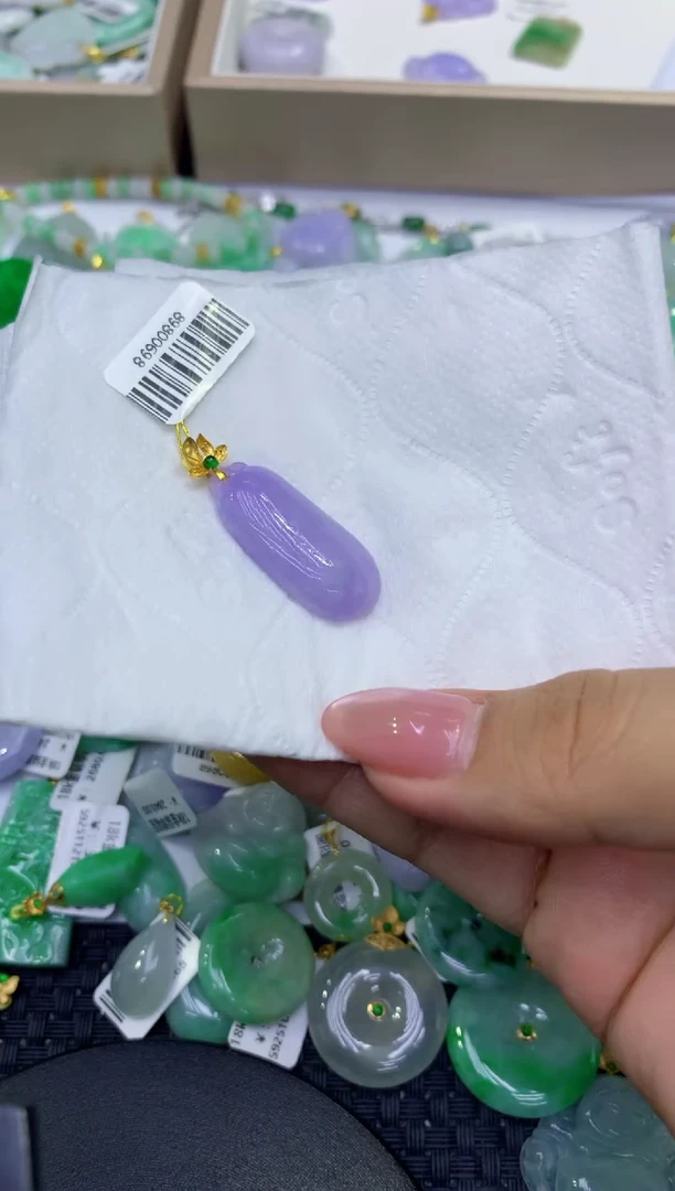 颈饰18K金镶嵌翡翠天然缅甸A货翡翠