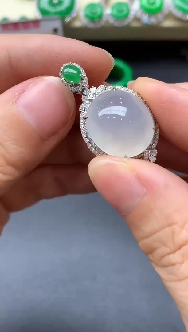 颈饰18K金镶嵌翡翠560-中国好珍宝