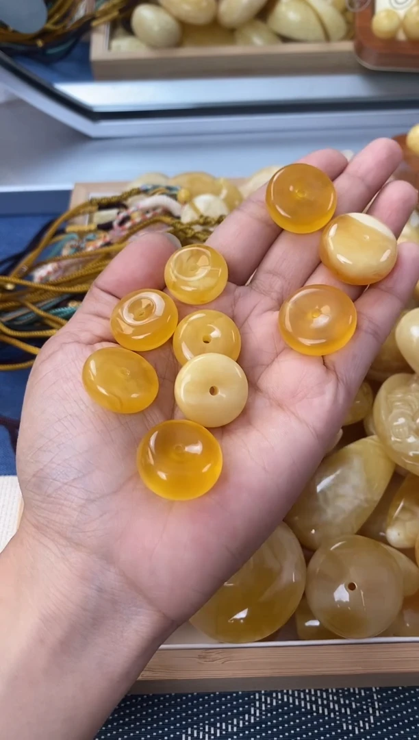 未镶嵌琥珀裸石天然琥珀蜜蜡多样性发一