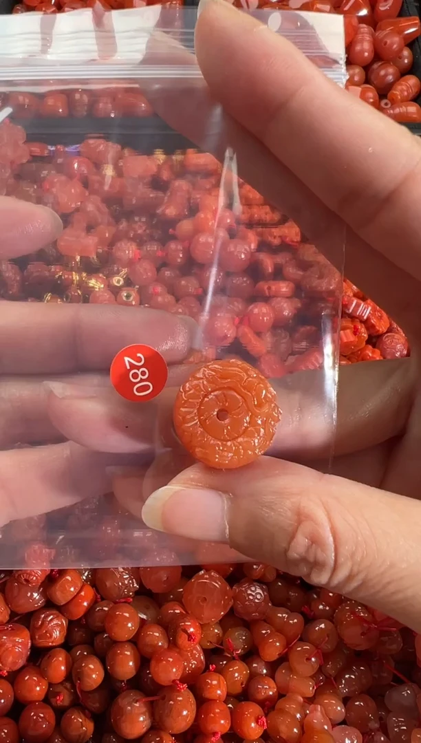 【闪购商品】南红玛瑙颈饰未镶嵌1