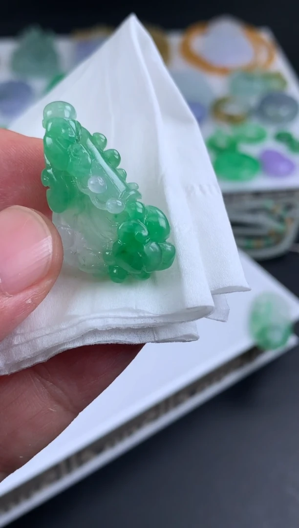 【闪购商品】定制翡翠未镶嵌翡翠