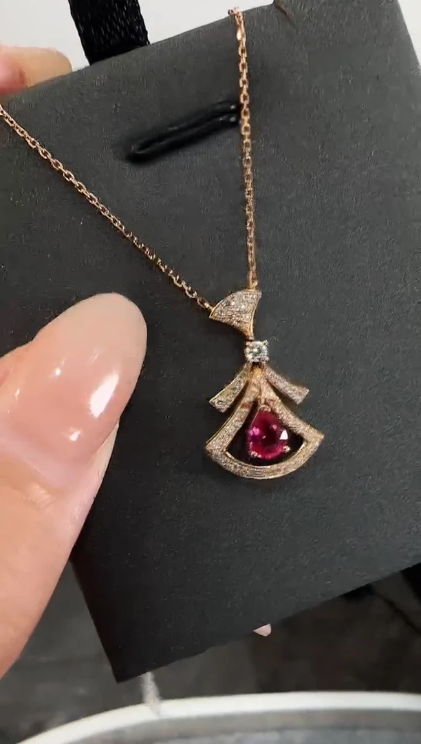 项链18K金镶嵌钻石玥霓高定珠宝 宝格丽裙子