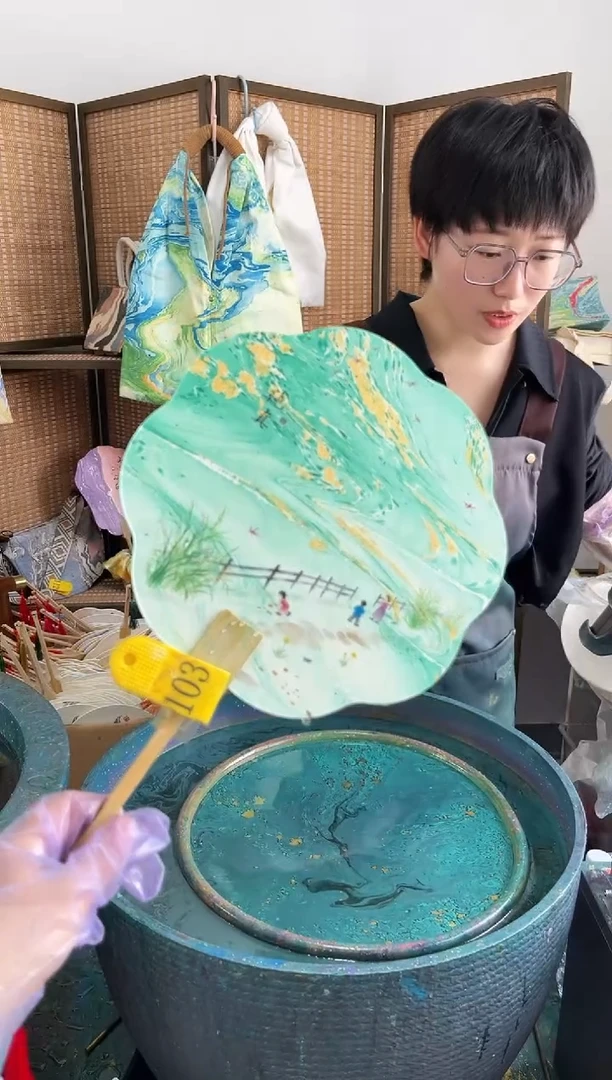 103扇子漆仙女直播闪拍