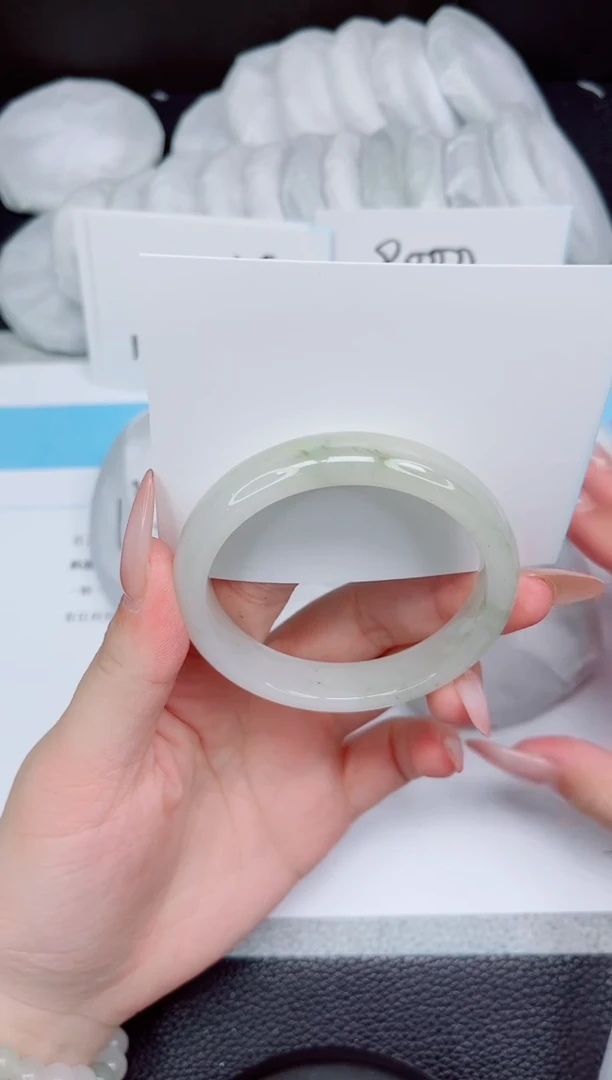 石英质玉手镯未镶嵌70-56.8