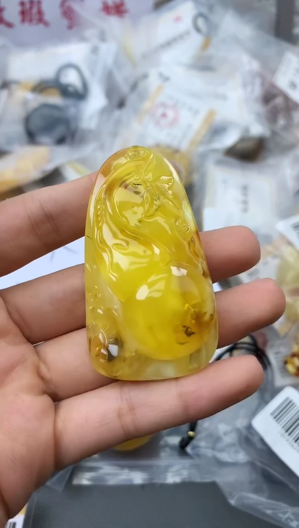 未镶嵌琥珀珠宝奇石154