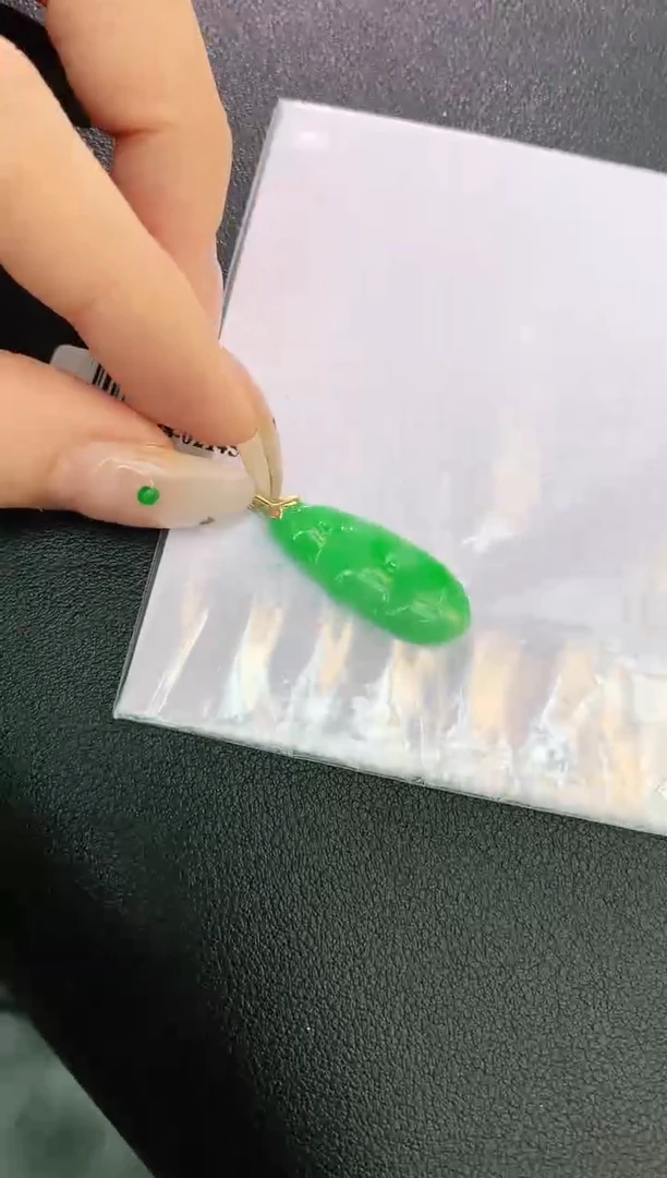 翡翠18K金镶嵌颈饰赠礼盒证书 珍珍