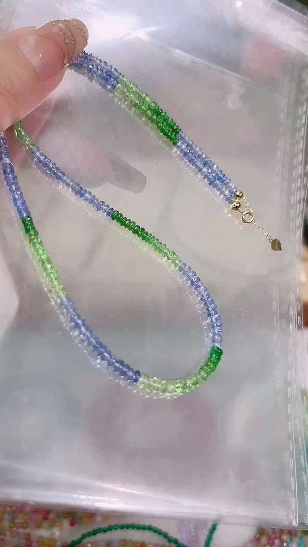 18K金镶嵌颈饰石榴石（沙弗莱）算599