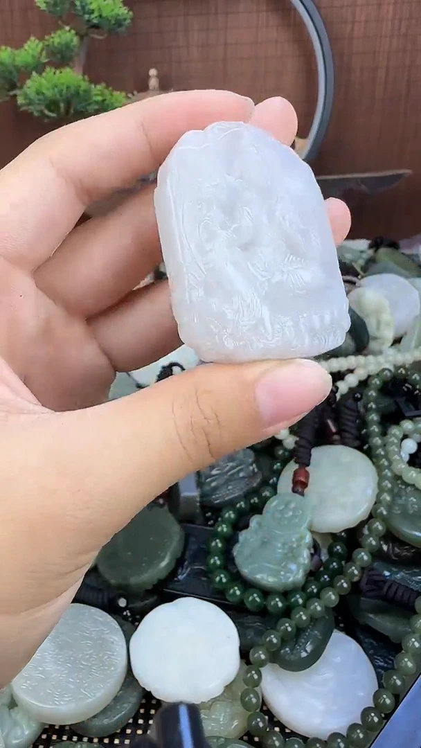 和田玉未镶嵌颈饰1