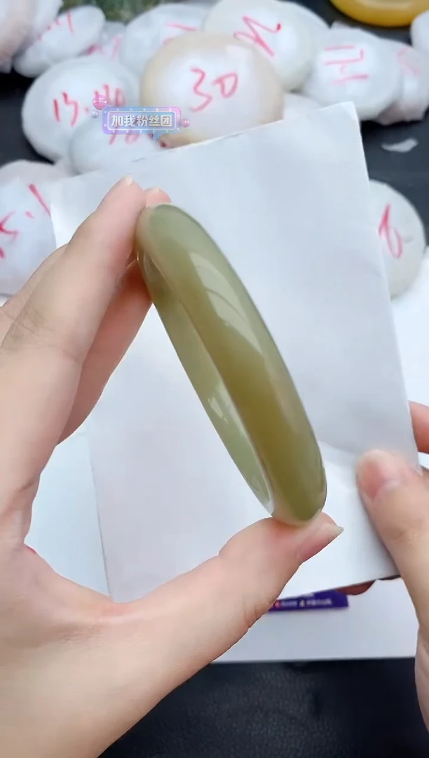 未镶嵌手镯石英质玉116+61/62