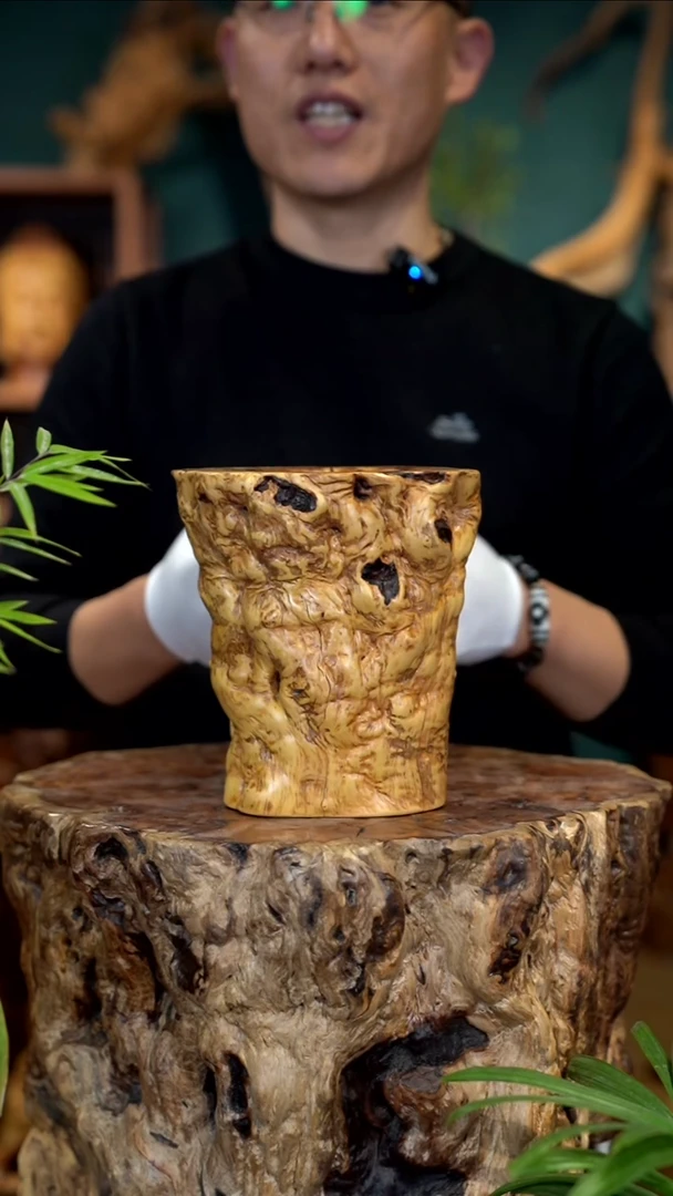 木雷击枣木盘龙笔筒