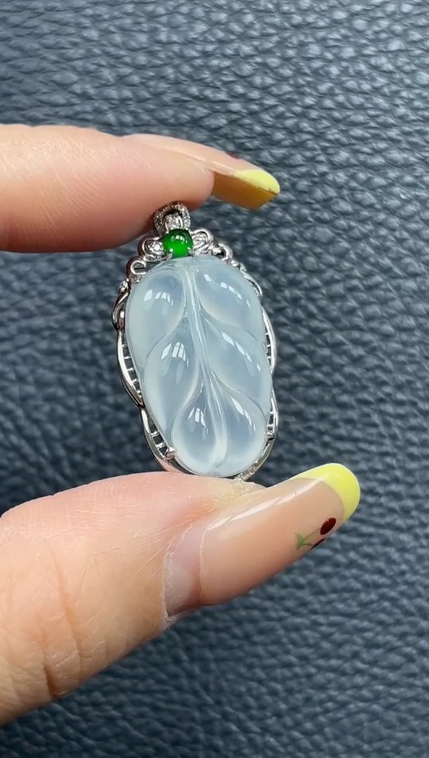 颈饰18K金镶嵌翡翠YM258 叶子