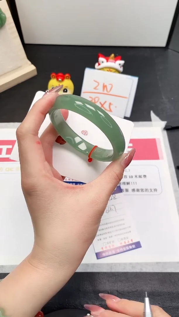 【闪购商品】石英质玉手镯未镶嵌128-64.7