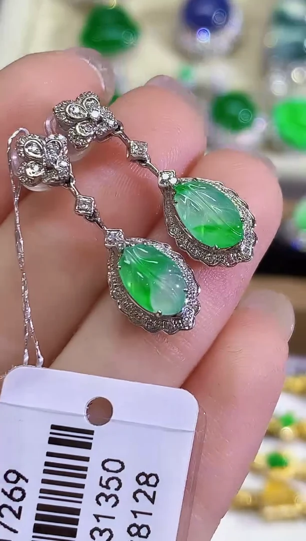 18K金镶嵌翡翠耳饰AL多样性发其一