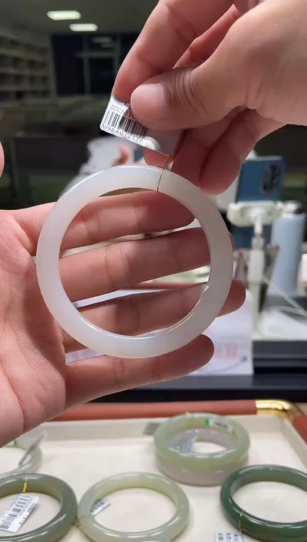 未镶嵌手镯和田玉56-57圈口 2178