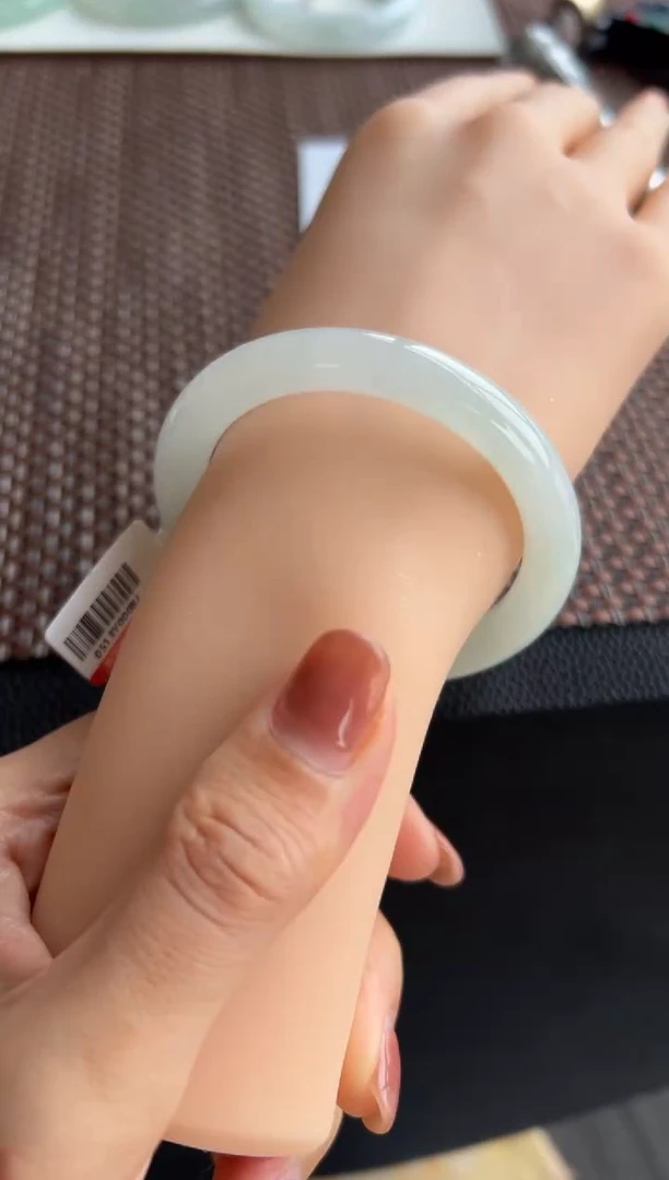 翡翠手镯未镶嵌63号51.8*8.5*8.7