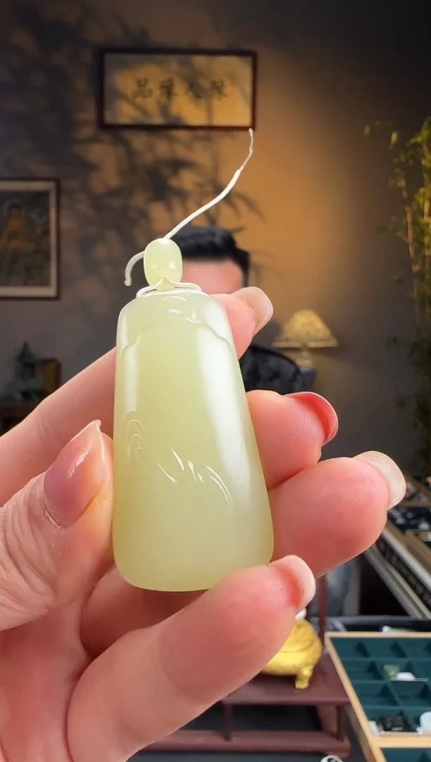 未镶嵌和田玉挂件若羌黄口山水牌p38