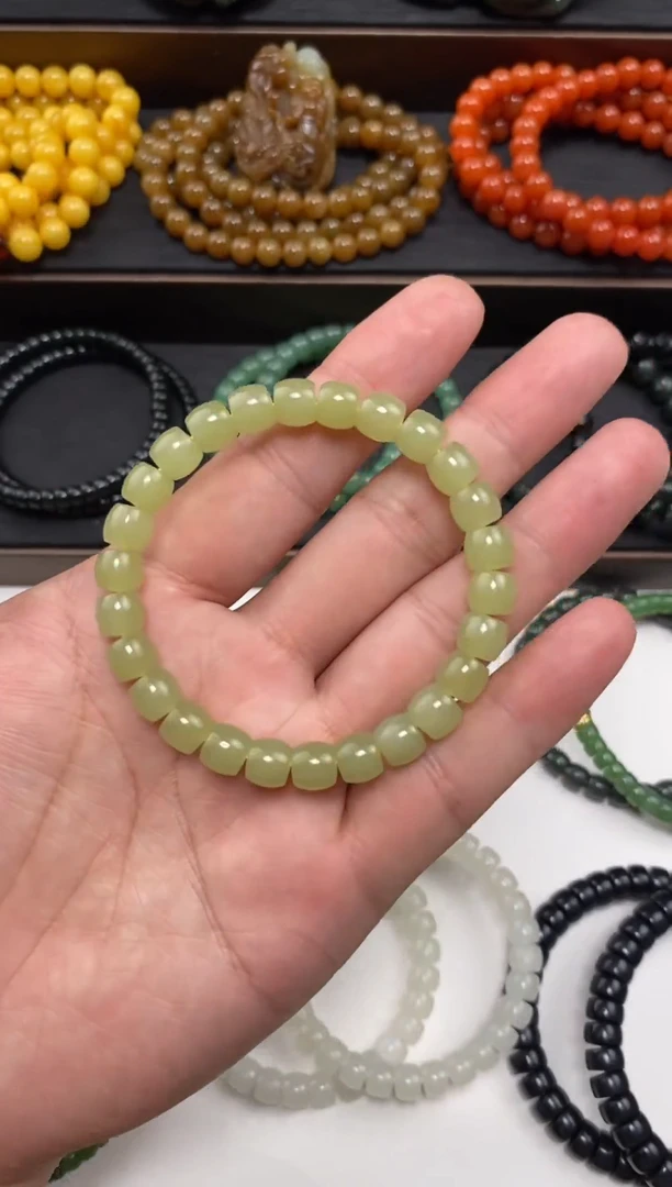 和田玉未镶嵌颈饰手串