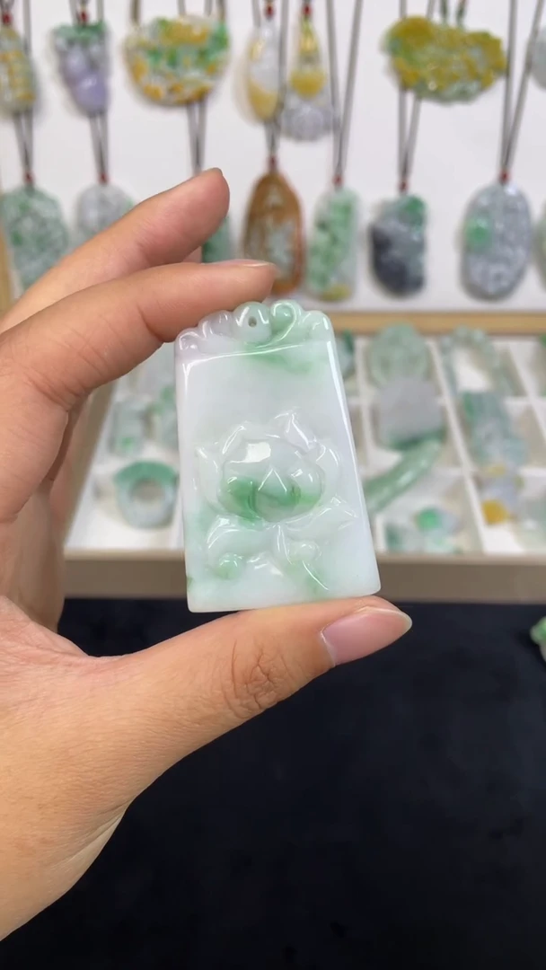 颈饰未镶嵌翡翠1