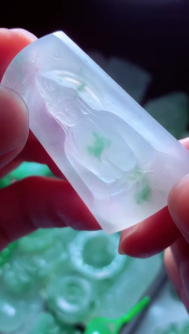 未镶嵌定制翡翠b****?翡翠毛货定制