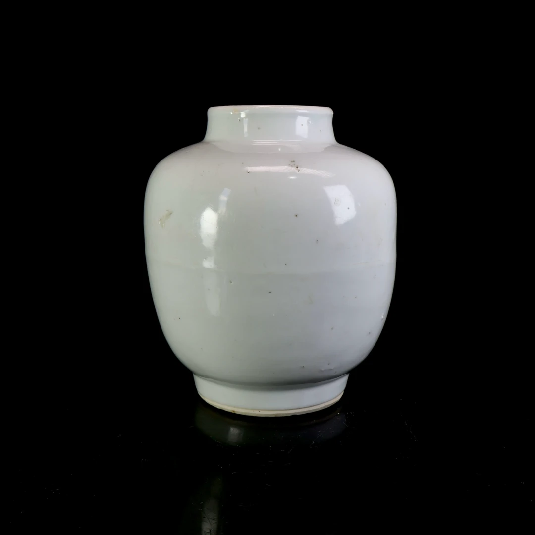 55.明晚期甜白釉罐