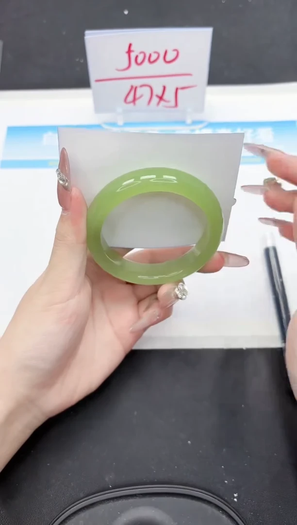 【闪购商品】石英质玉手镯未镶嵌52-56.2