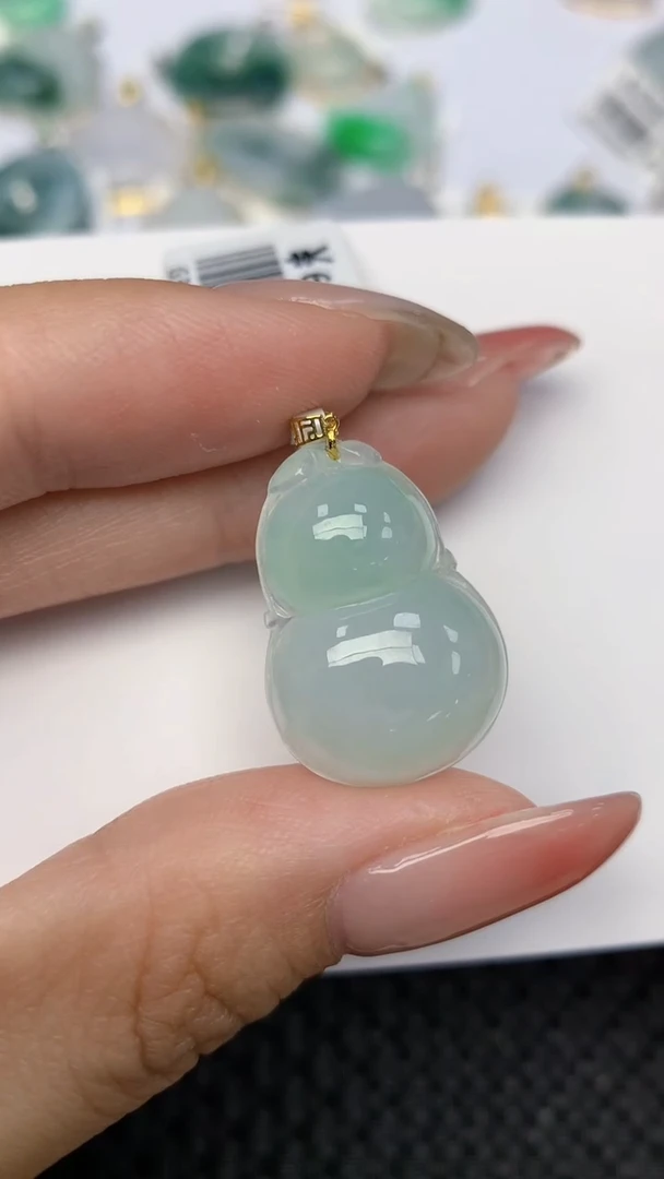 翡翠18K金镶嵌颈饰天然缅甸翡翠a货