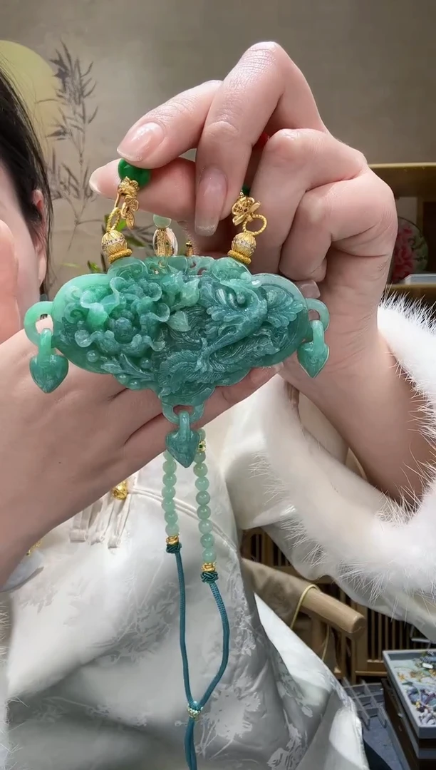 【闪购商品】翡翠颈饰未镶嵌吊坠