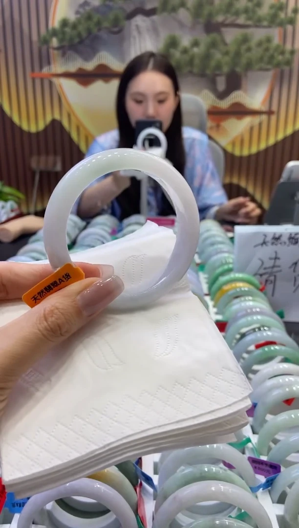 翡翠手镯未镶嵌婷?00009464