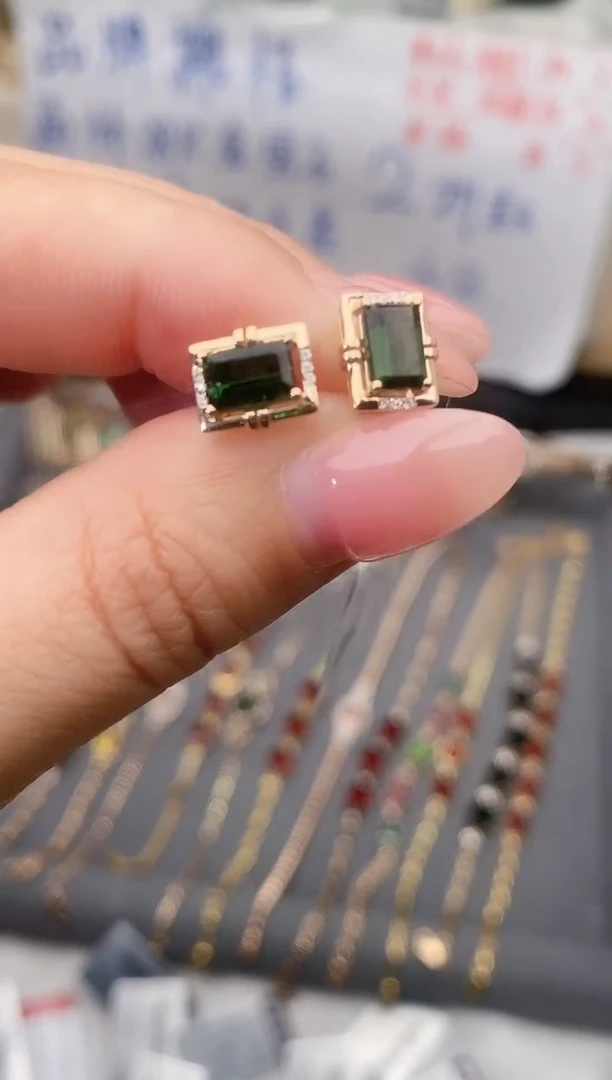 18K金镶嵌耳饰碧玺--专柜--