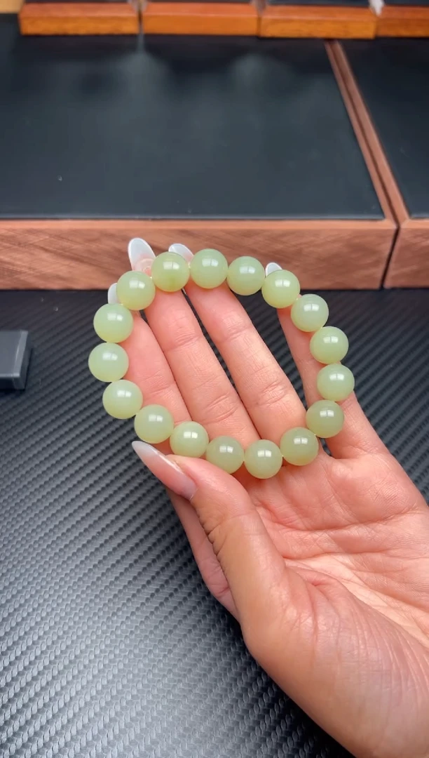 未镶嵌手串和田玉夏****～若羌微色差卡12