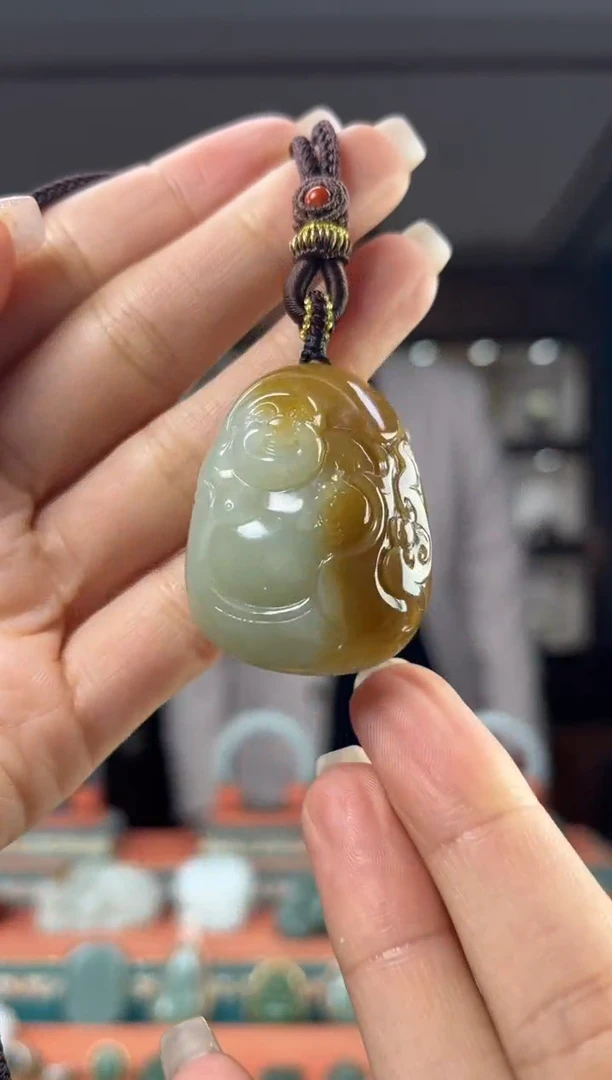 颈饰未镶嵌和田玉佩佩