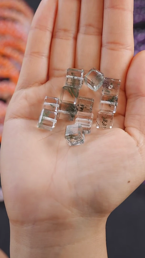 【闪购商品】水晶单株未镶嵌A0013-绿幽灵方糖单珠-多样性发其一