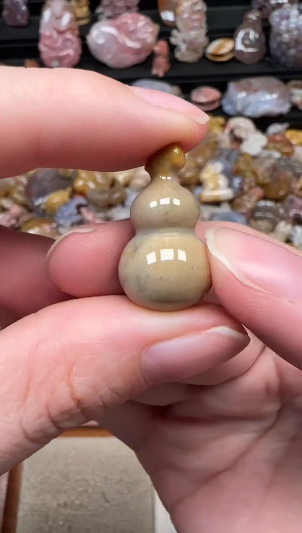 颈饰未镶嵌硅化珊瑚（珊瑚玉）096