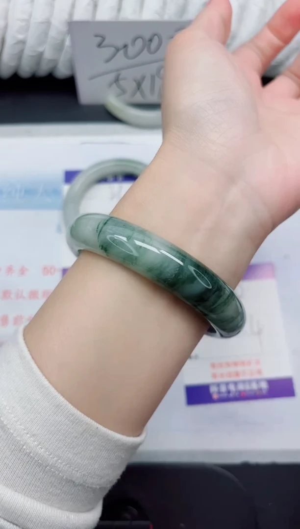 【闪购商品】石英质玉手镯未镶嵌40-60.4