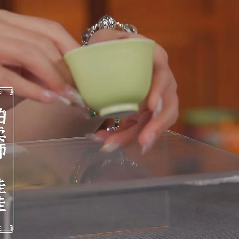 国呈拍卖古董瓷器