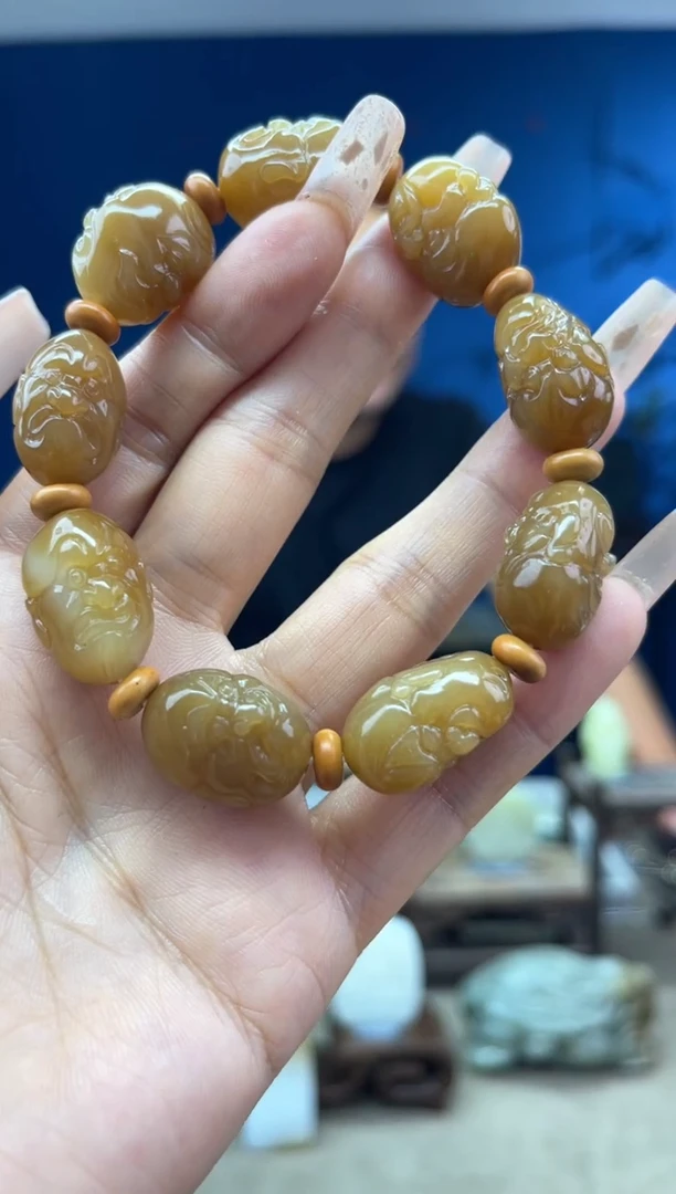 和田玉未镶嵌颈饰1