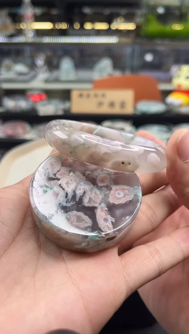 未镶嵌手镯石英质玉尘*丷圈口（赠品镯心）