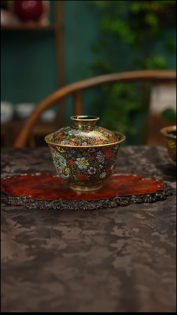 手绘珐琅彩二才盖碗