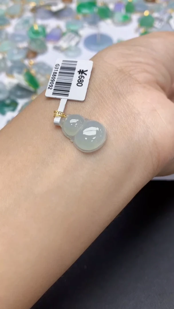 翡翠未镶嵌颈饰天然a货翡翠