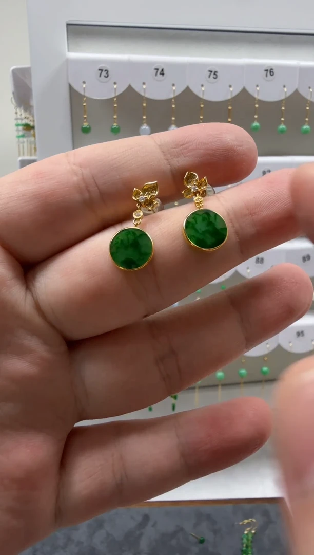 18K金镶嵌翡翠耳饰缅甸天然A货翡翠