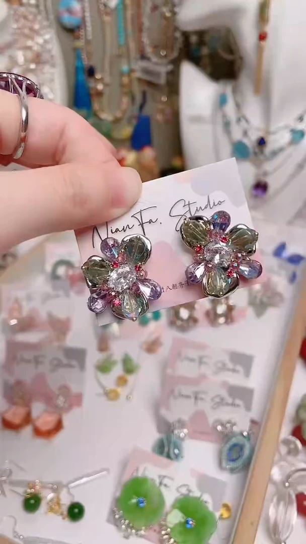 铜合金无925银六瓣花轻奢花耳钉