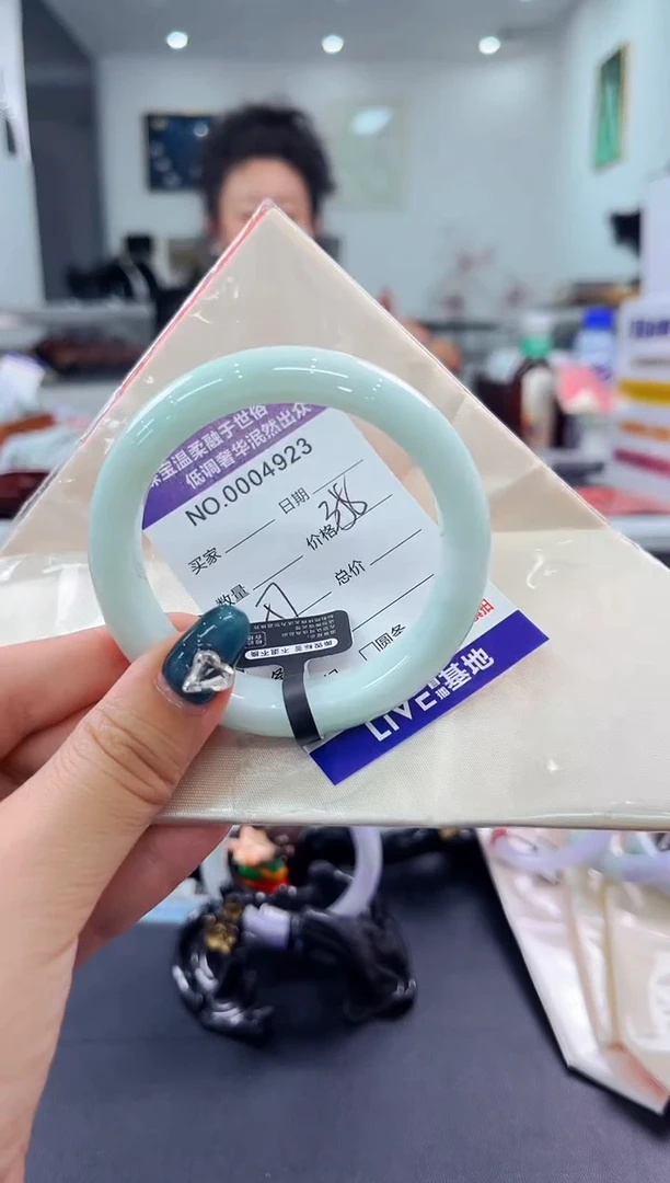 翡翠手镯未镶嵌天然缅甸A货翡翠