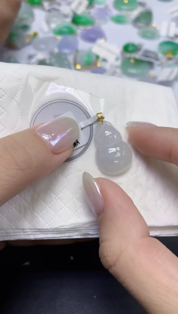 颈饰18K金镶嵌翡翠天然缅甸翡翠A货百元以上9元证书费自理