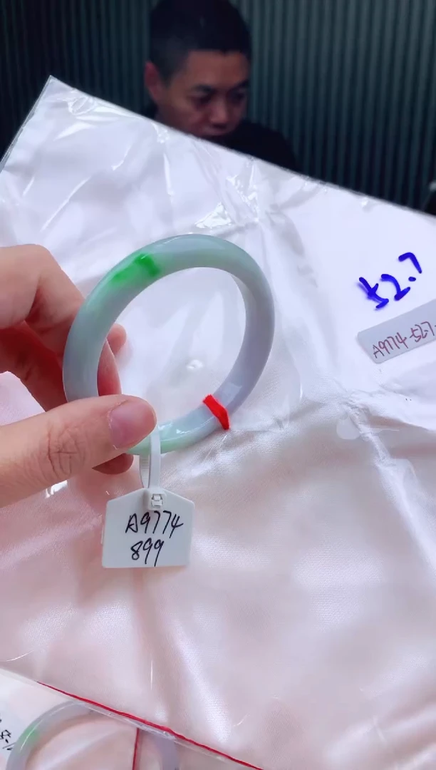 未镶嵌手镯翡翠52+