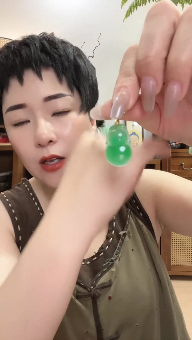 翡翠未镶嵌颈饰273