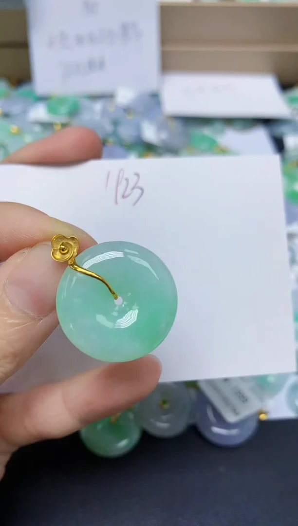 翡翠18K金镶嵌颈饰 天然缅甸翡翠A货