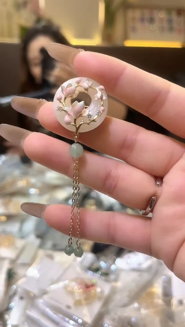 锆石铁合金精品饰界